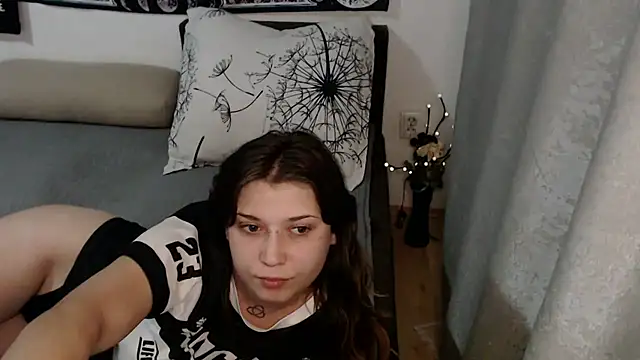 AlienforTwenty's Live XXX Chat