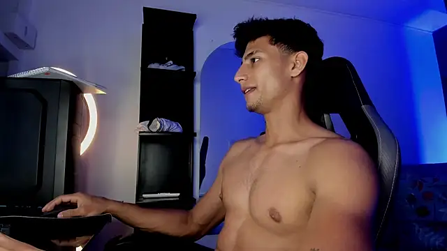 Онлайн чат XXX MaxiimoRomano_