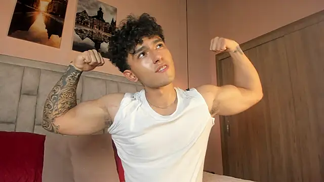 Kairoxxx_ Adlı Modelin Canlı XXX Sohbeti