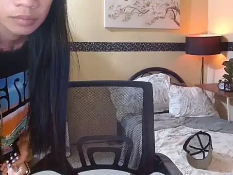 EnviousMaddie Adlı Modelin Canlı XXX Sohbeti