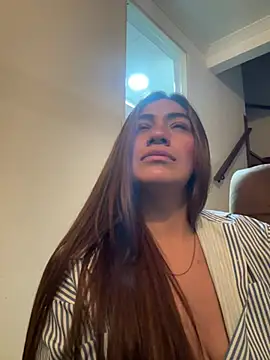 emmily_dn Live XXX chat