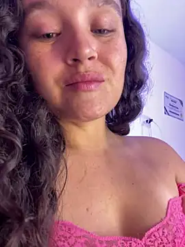 Chat +18 de Kattyfeet ao vivo