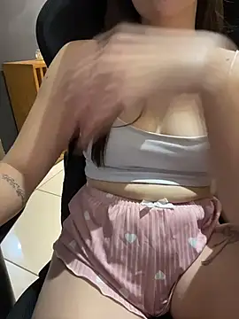 Chat +18 de Larissaferri ao vivo