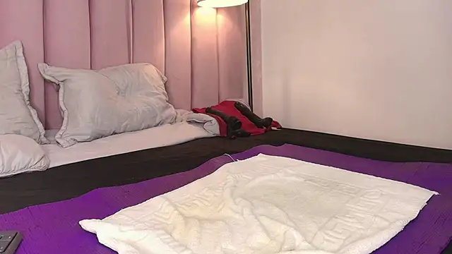 HallyBans élő XXX-chatje