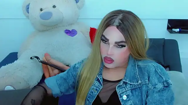 NharaBigCock's Live XXX Chat