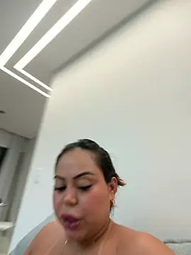 lariic Live XXX Chat