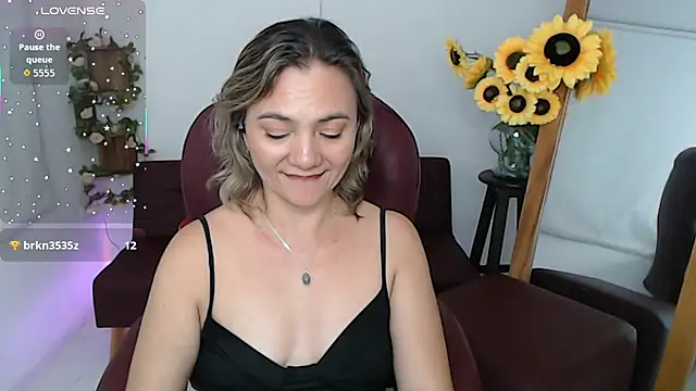 ana_milf's Live XXX Chat