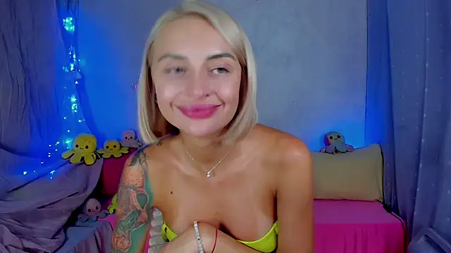 YourLizzyDoll's Live XXX Chat