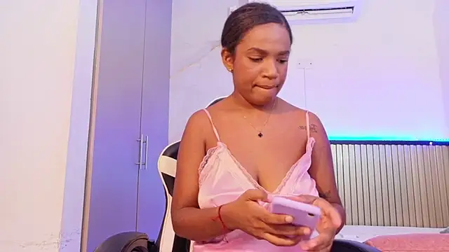 _anais_rose_'s Live XXX Chat