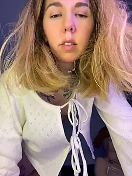 KiraGhostFlame's Live XXX Chat