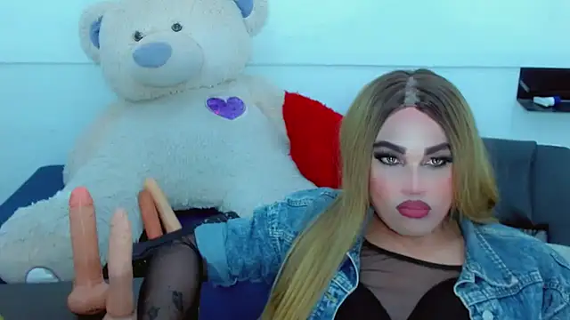 NharaBigCock live XXX chat