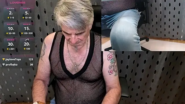 Budapest1958's Live XXX Chat