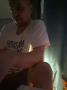 Webkamerová show BigSilkCock