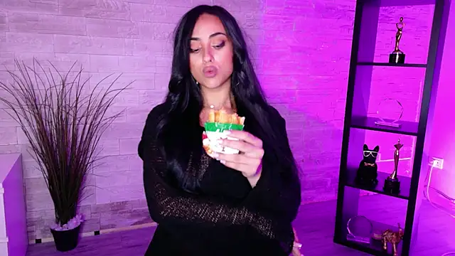 Cupcake_Izzy Live XXX-chat