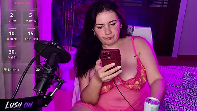 XXX chat uživo modela RealGoddessBellaBlaze
