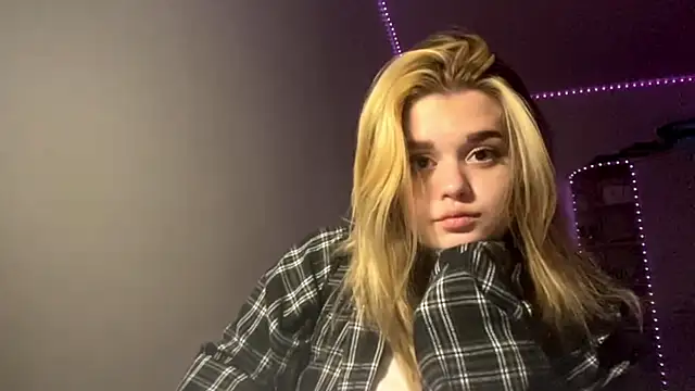 MiaRoika's Live XXX Chat