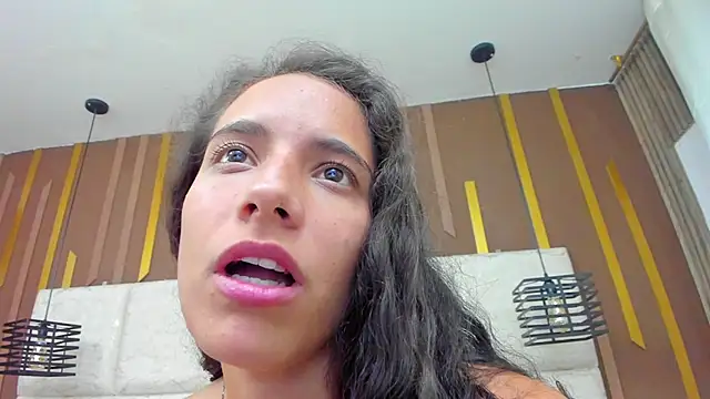 MiaCours' Live XXX Chat