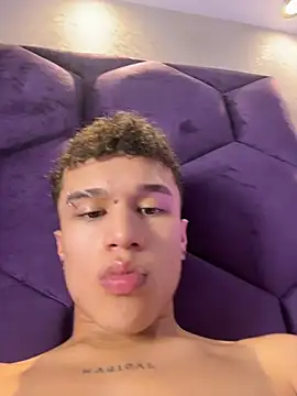 Dominik_Souza élő XXX-chatje