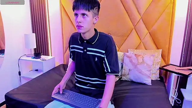 Sembang XXX Secara Langsung MikeHunteer