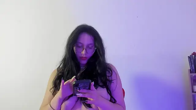 Czat XXX na żywo – abril_onnel