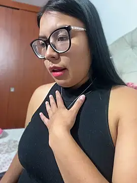 Iam-sophia27's Live XXX Chat