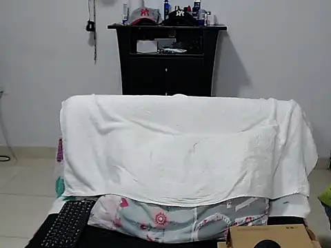 Zac_Efront – Naživo XXX chat