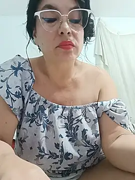 katysquirtdirty Adlı Modelin Canlı XXX Sohbeti