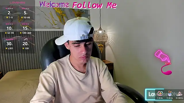 Dyla_n18's Webcam Show