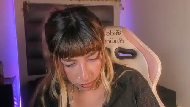 adhalee_js live XXX chat
