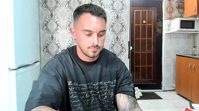 Jonmusclemaster Chat XXX in diretta