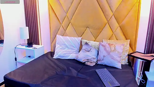 MikeHunteer Live XXX-chat