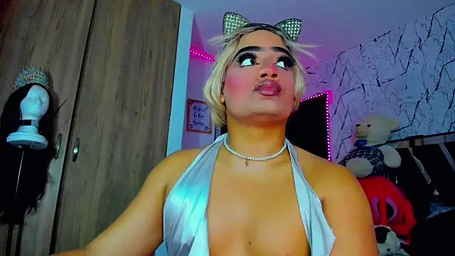 Amber_bigdick22 élő XXX-chatje