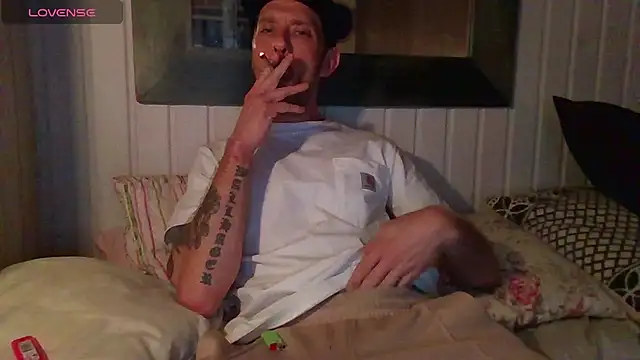 Stock-Holmes live XXX chat