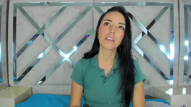 Chat +18 de Violeta_Harlow ao vivo