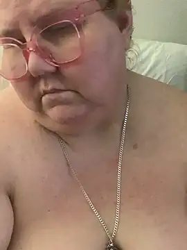 TheMotherPearl's Live XXX Chat
