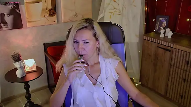 DonnaSmitth Adlı Modelin Canlı XXX Sohbeti