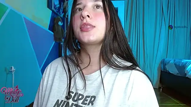 Mysticdooll69 Adlı Modelin Canlı XXX Sohbeti