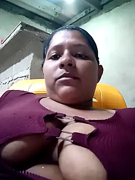CurvyMelons' Live XXX Chat