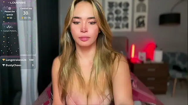 Show modela NastyH0tBABEx na web-kameri