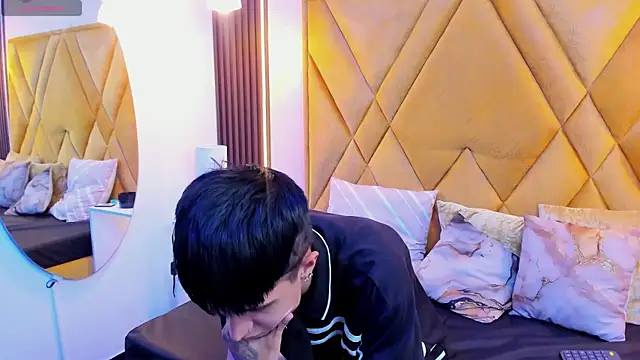 Chat XXX en directo de MikeHunteer