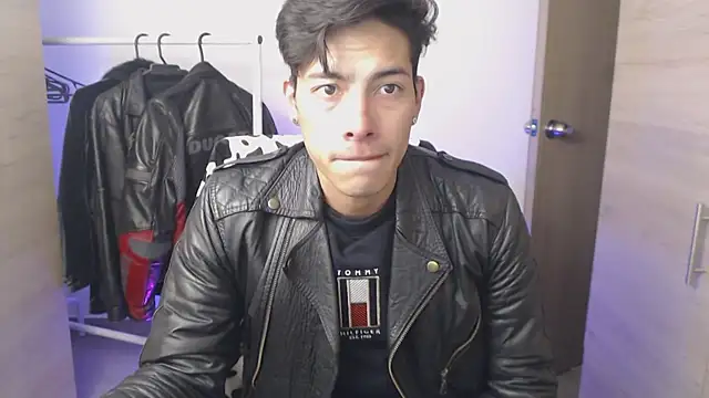 chomelo6 Chat XXX in diretta