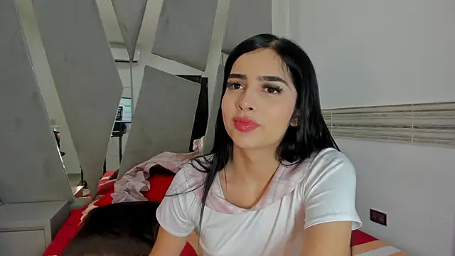NahomiDeluxe Chat XXX in diretta