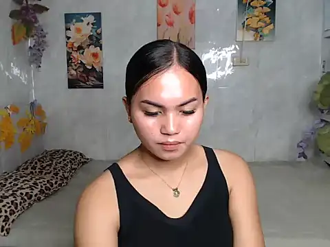 ur_asiankat's Live XXX Chat