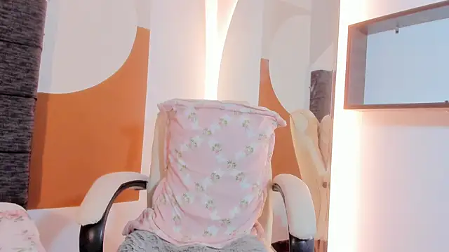 ScarletMoon_1's Webcam Show