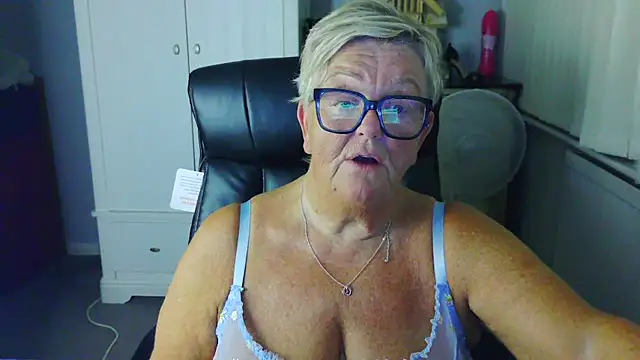 BridgetBlueEyes Chat XXX live