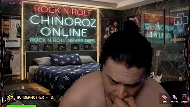 chino_roz élő XXX-chatje