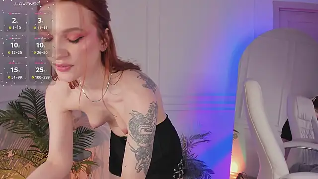 PollyMayer: онлайн-секс-чат