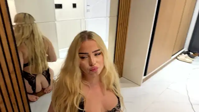 Blonde88888 网络视讯表演