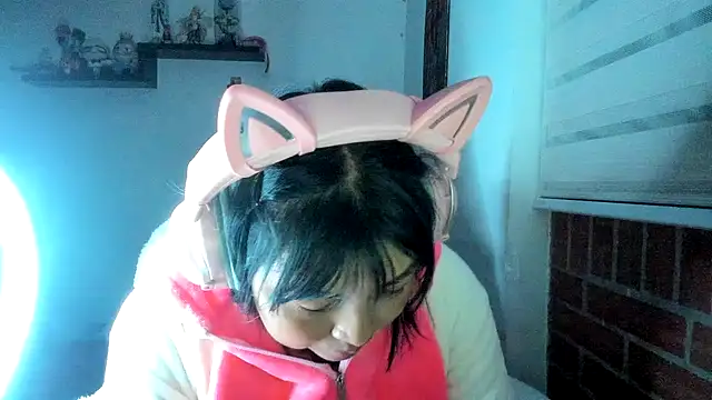 Chat XXX ao vivo de Shaddycute_