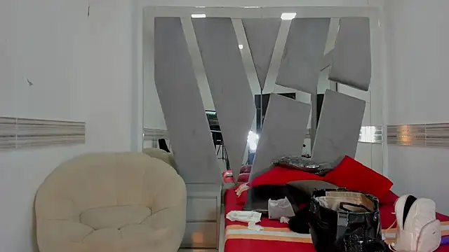 NahomiDeluxe's Live XXX Chat